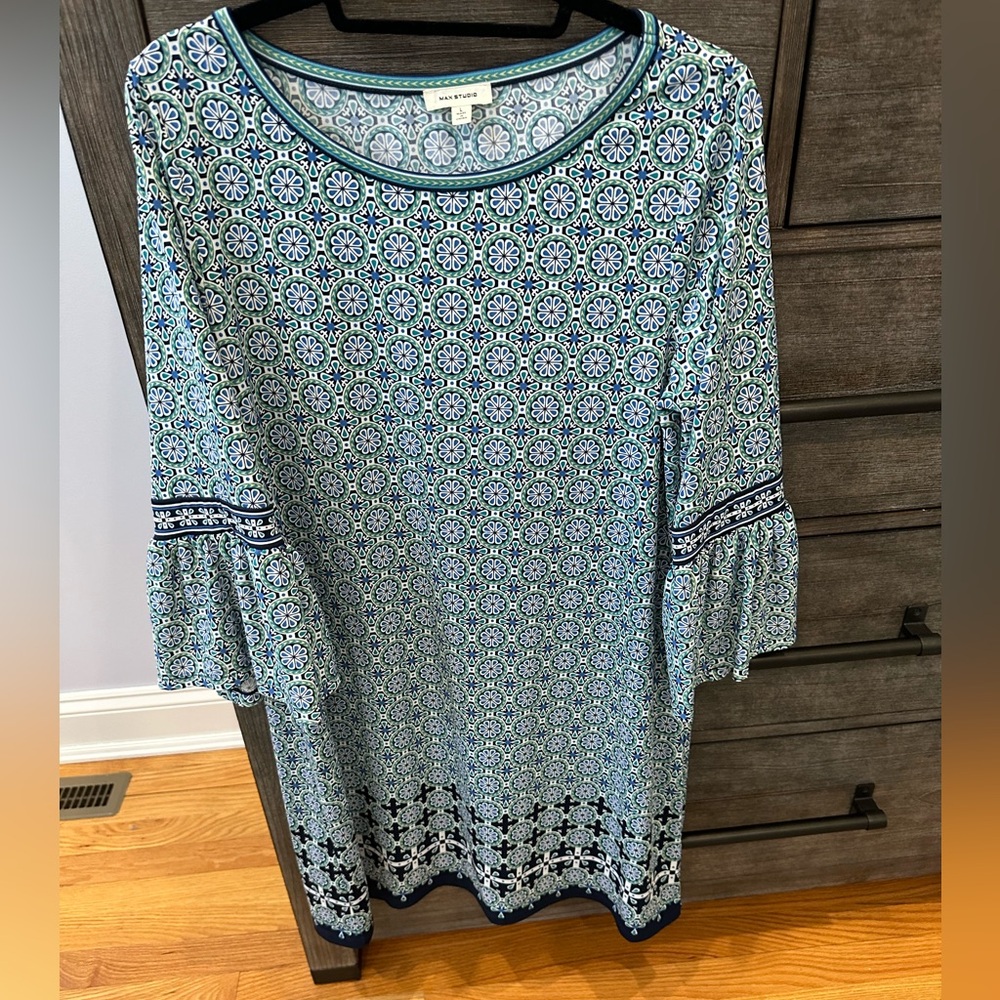 Max Studio Green and Navy Patterned Dress. Sz Lg. NWOT